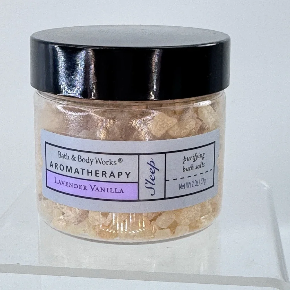 Bath & Body Works Aromatherapy Lavender vanilla sleep purifying bath salts 2 Oz